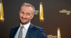 Jan Böhmermann präsentiert im ZDF Magazin Royale seine investigative Reportage über die Online Casino Branche