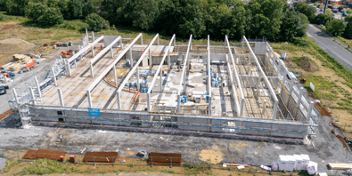 Rohbau der Spielbank Siegburg mit Stützen und Dachträgern