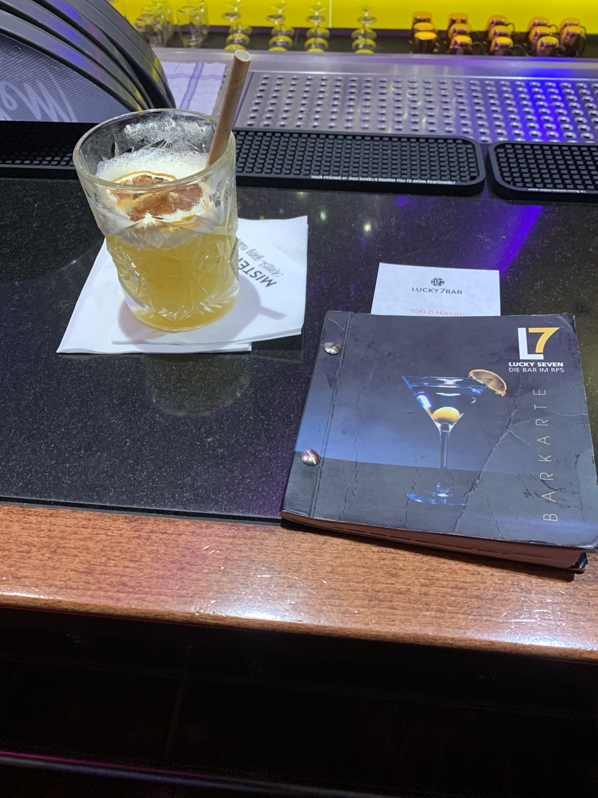 Cocktail und Barkarte Lucky Seven an der Bar der Spielbank Hannover