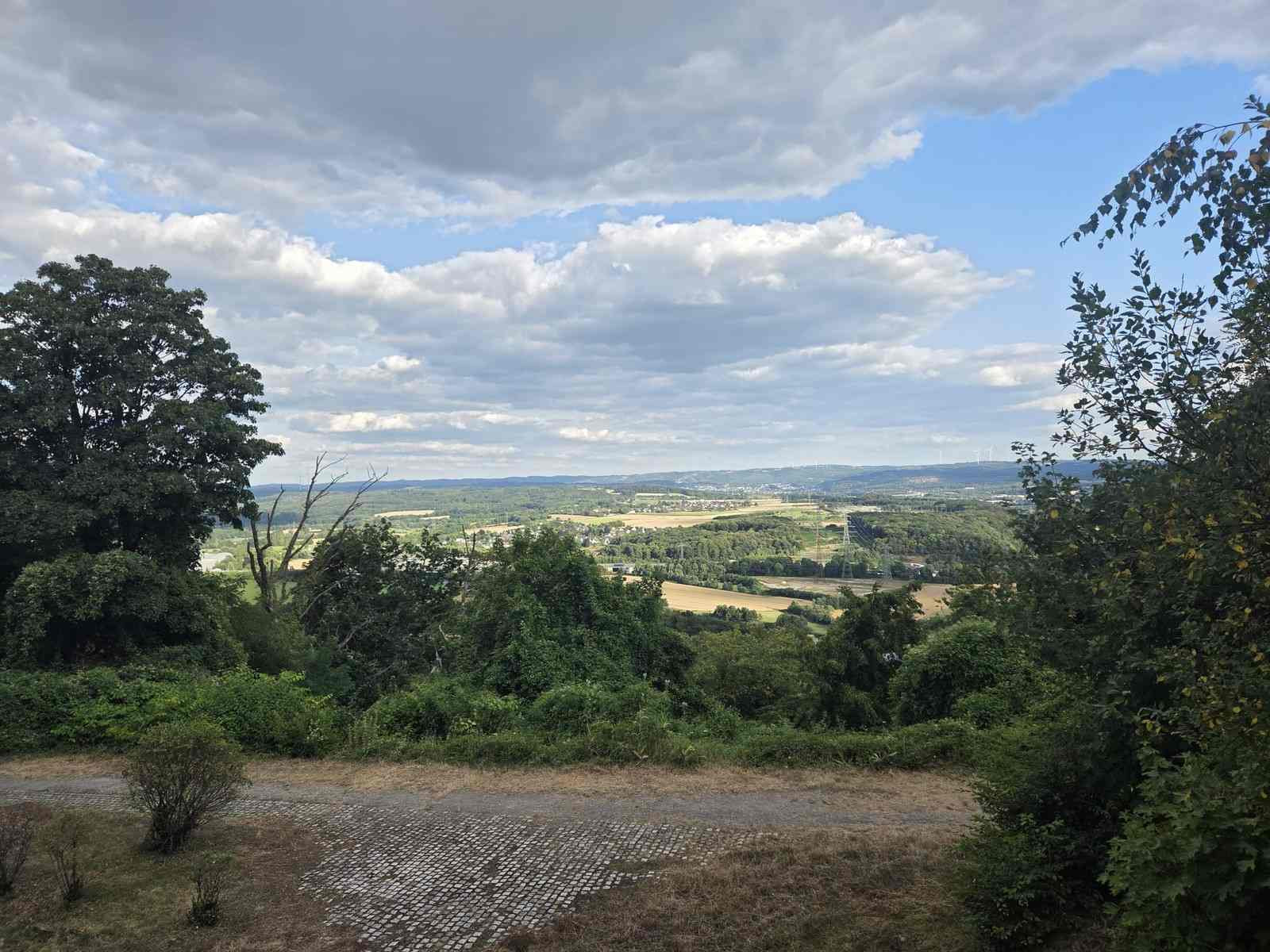 Ausblick von der Raucherterrasse der Spielbank Hohensyburg über das Ruhrtal
