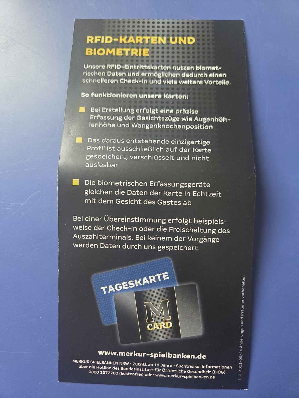 Rückseite des M-Card-Flyers mit Informationen zu RFID und Biometrie