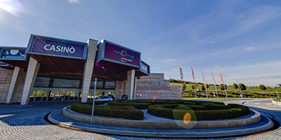 Mond, Casino & Hotel